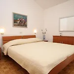 With A Parking Space - 6667 Apartman Makarska