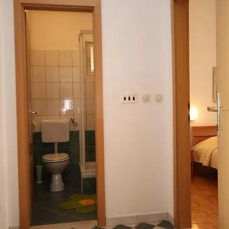 Apartamento With A Parking Space - 6667 Makarska