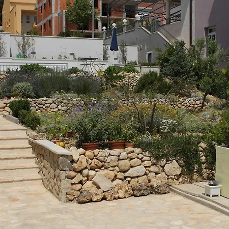 Apartman With A Parking Space - 6667 Makarska